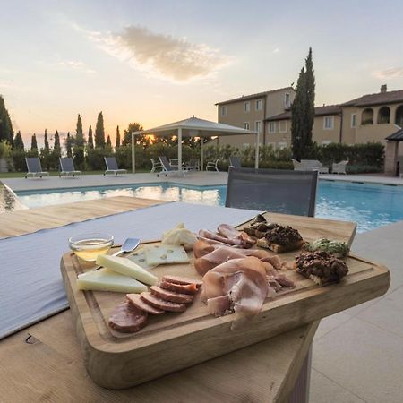 Resort Casale Le Torri Ponsacco Zewnętrze zdjęcie