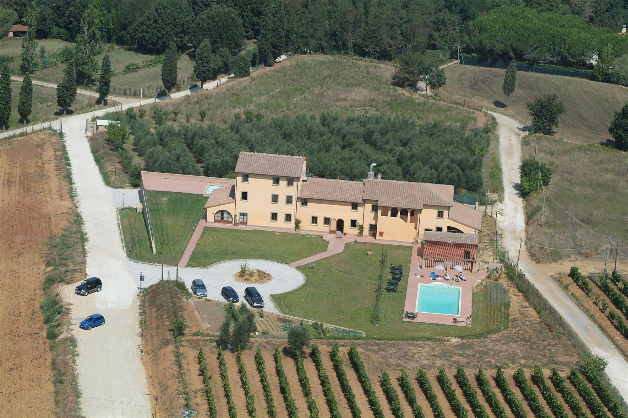 Resort Casale Le Torri Ponsacco Zewnętrze zdjęcie